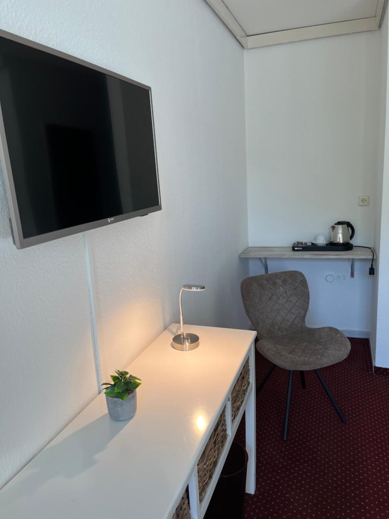 Hotel Waldkur Леер Экстерьер фото