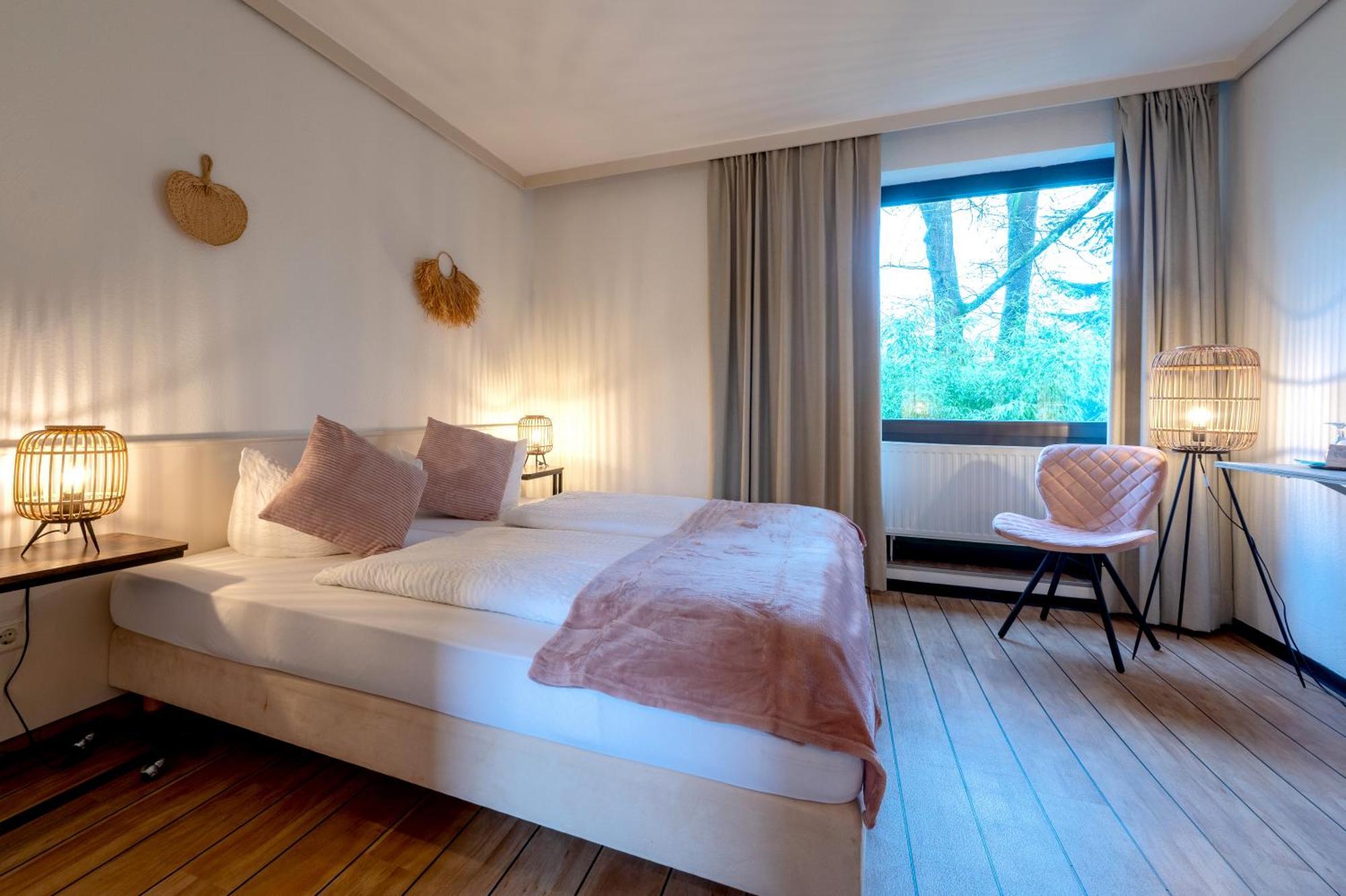 Hotel Waldkur Леер Экстерьер фото