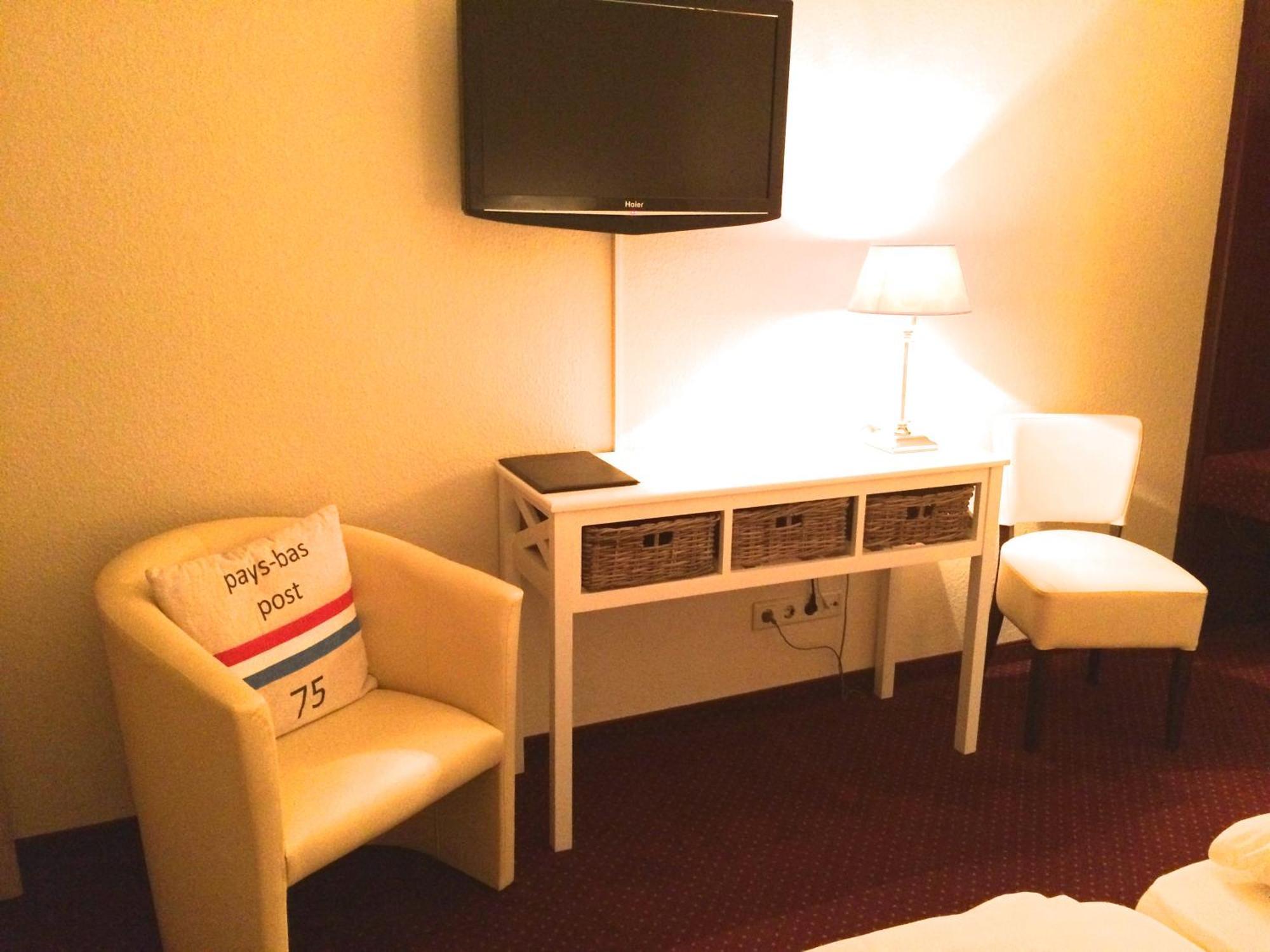 Hotel Waldkur Леер Экстерьер фото
