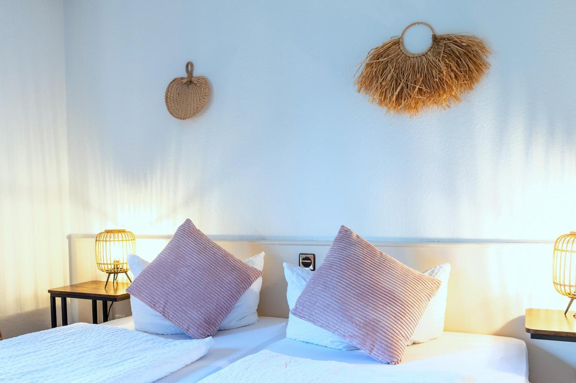 Hotel Waldkur Леер Экстерьер фото