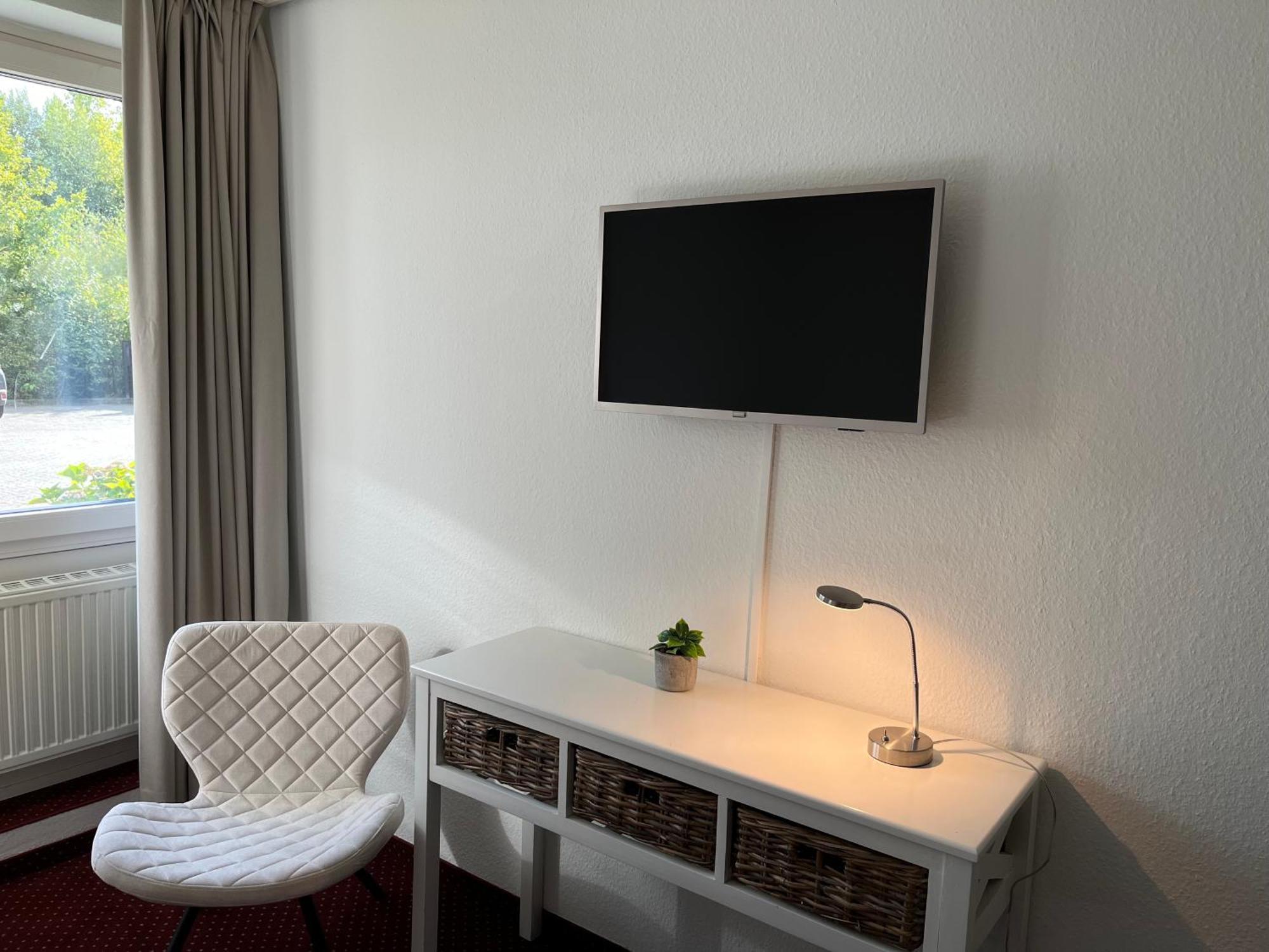 Hotel Waldkur Леер Экстерьер фото