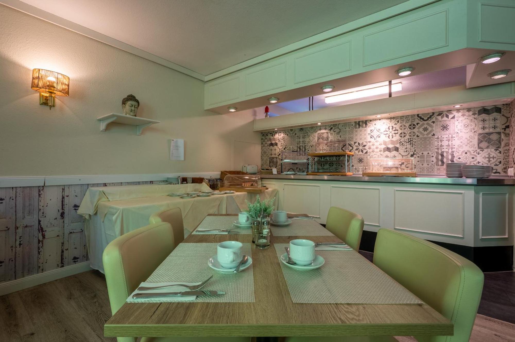 Hotel Waldkur Леер Экстерьер фото