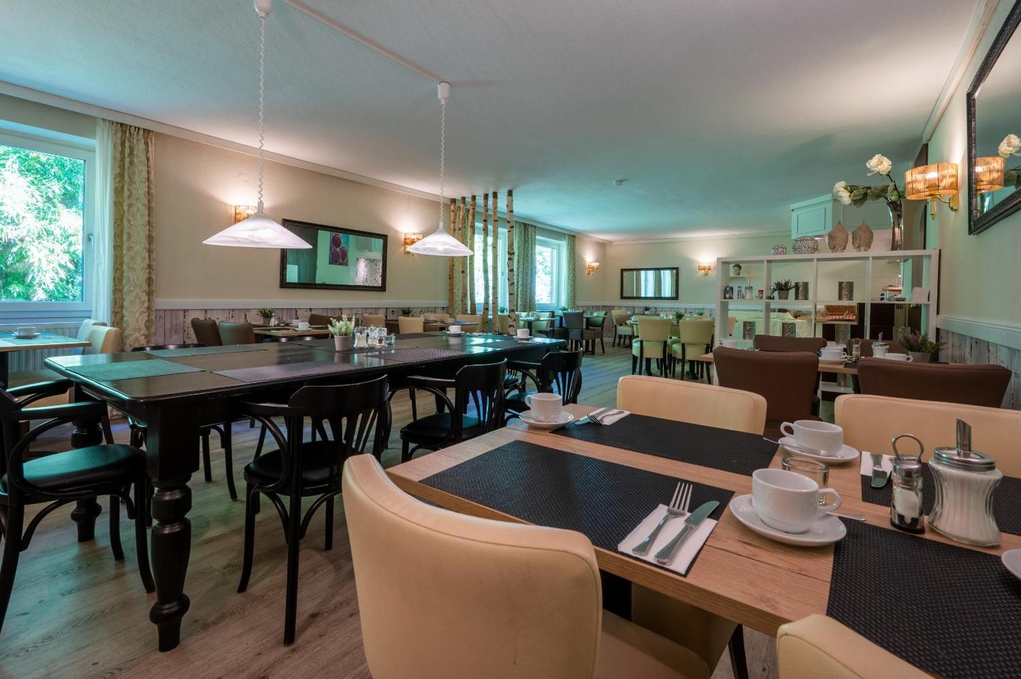 Hotel Waldkur Леер Экстерьер фото