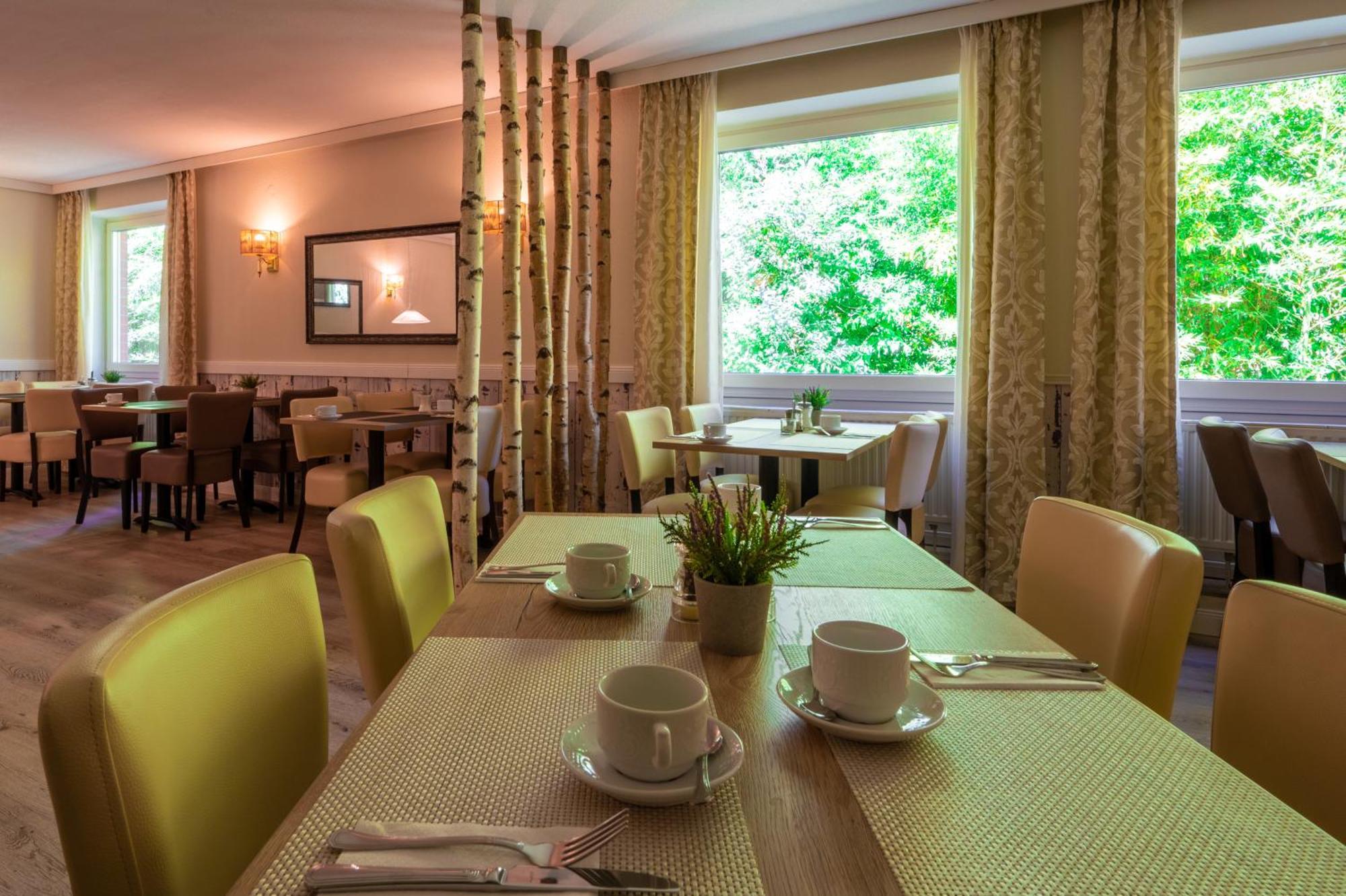 Hotel Waldkur Леер Экстерьер фото